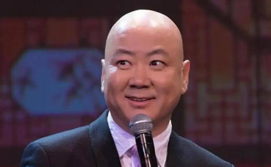 舞台钉子户郭冬临:一直未婚未育,因表演被索赔一亿,如今怎样了