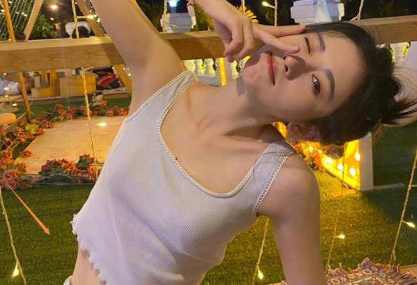 鞠婧祎晒"库存"照,腰围也太纤细了吧,不愧是四千年一遇的美女