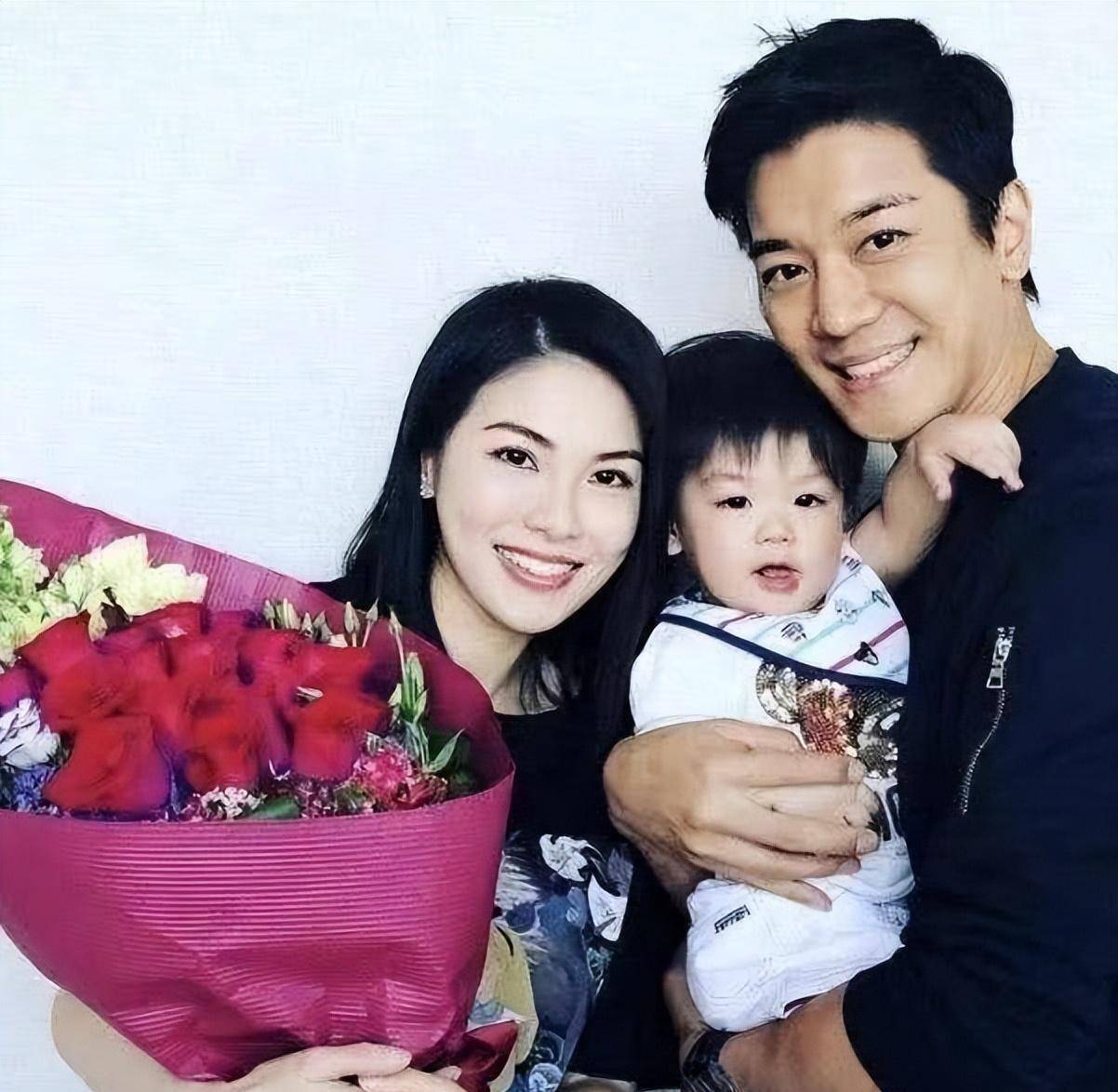 他出身贫困凭帅脸进tvb,一度潦倒靠面包过活,娶千金生