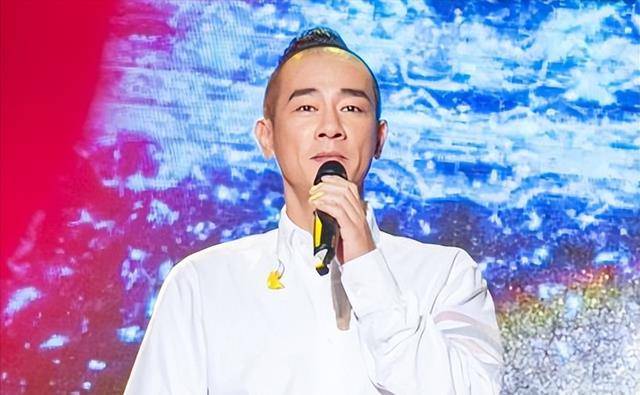 陈小春:身价上亿,也找不回被3000元卖掉的弟弟,成名背后有泪水