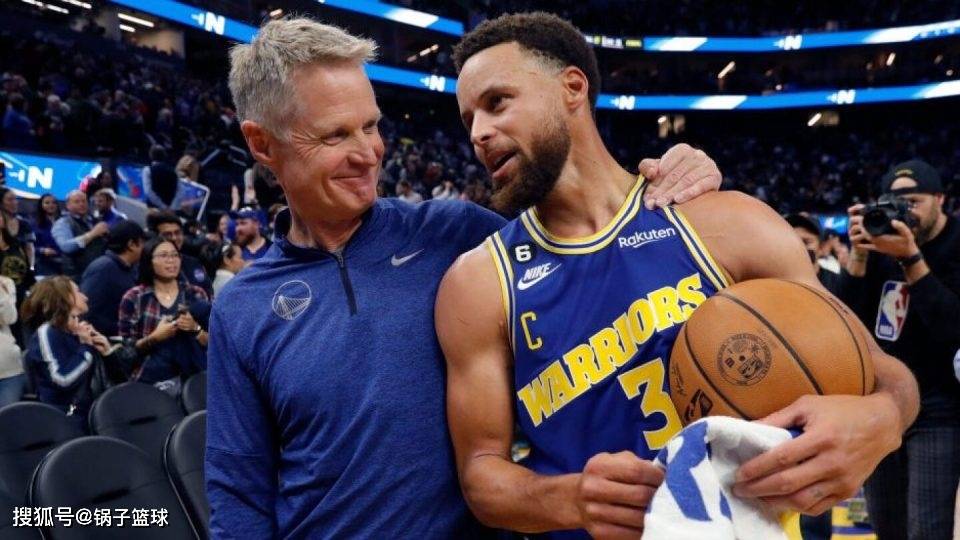 喜提最佳关键球员奖,库里nba效力15年,一共赚了多少钱