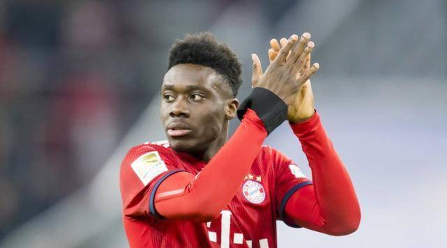 传闻称,阿方索戴维斯渴望效仿克罗斯转投银河战舰,实现个人事业巅峰.