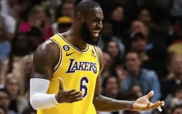 湖人内讧:浓眉对哈姆不满詹姆斯险些砸东西,拉塞尔言论引发众怒