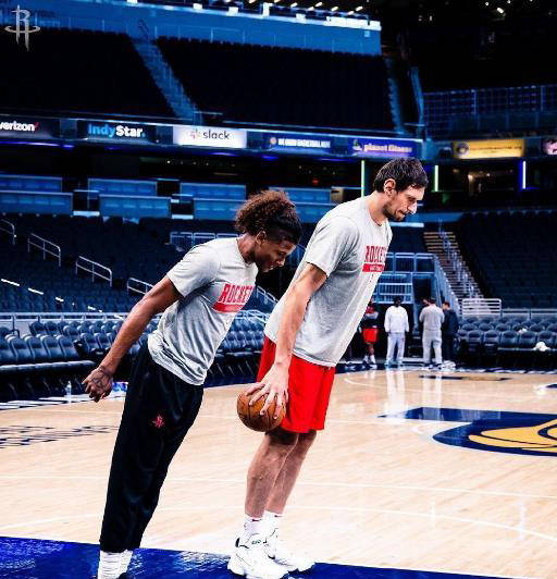 nba火箭队年轻球员合同价值分析