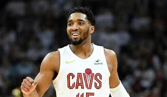 NBA季后赛综述：首个3-0胜利无悬念，球星恩比德创历史纪录