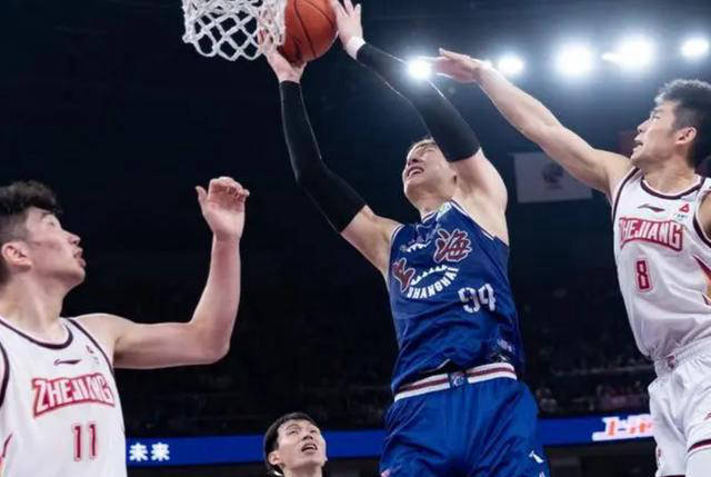 cba季后赛:第三夺冠热门悬念重重,杨鸣面临挑战,赵睿王者归来