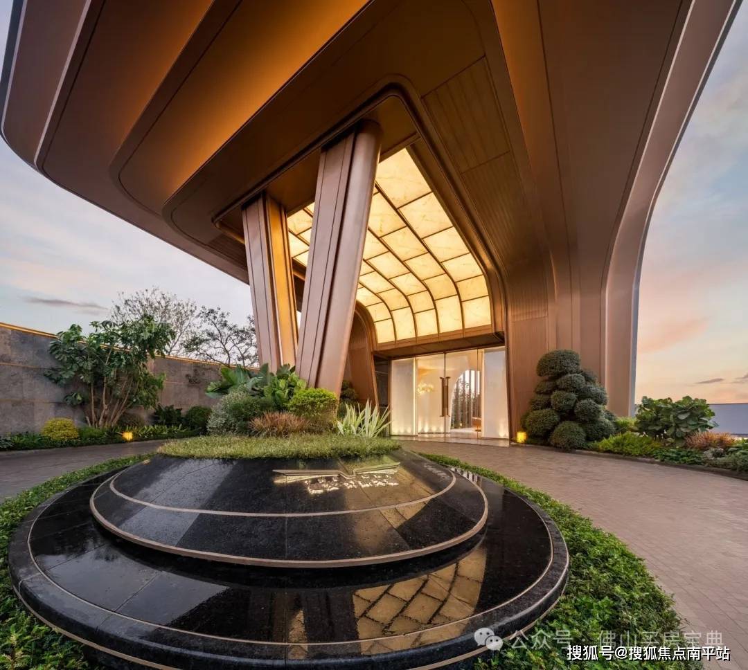 佛山建发·灯湖天峯 | 南海之眼c位,建面约131-151㎡空间,越级大平层