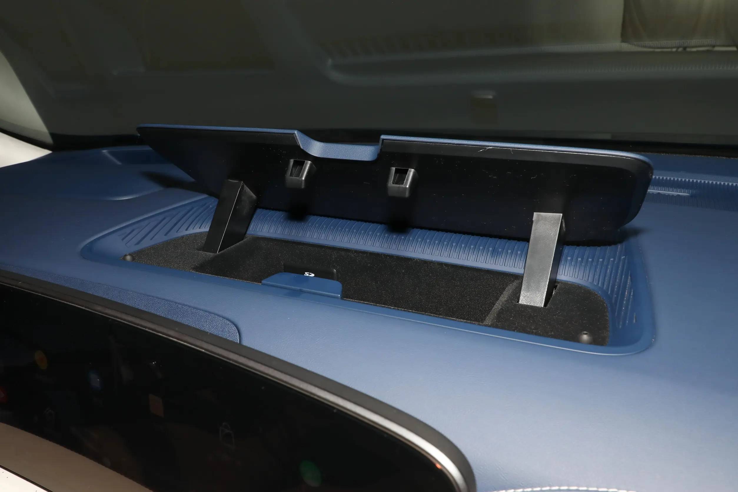 别克gl8 phev亮相北京车展,1.5t插电混动,售价35.99-41.99万元