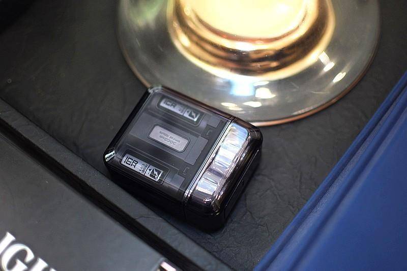 德国精工刀网 智能动态显示 DOCO未来感透明便携电动剃须刀