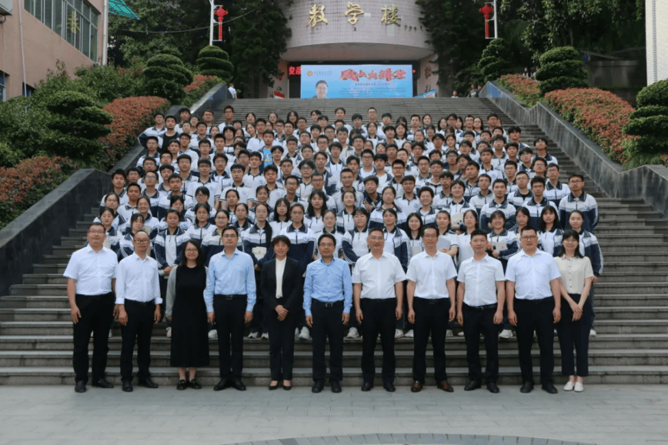 为青少年种下"科技梦"!"科学家精神进校园" 走进资阳市安岳中学