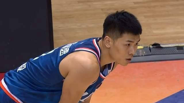 山东高速男篮面临阵容变动,何思雨表达离队意愿