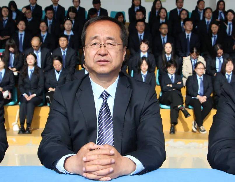 忻州一中北校区举行纪念五四运动大会暨2024届高三毕业典礼