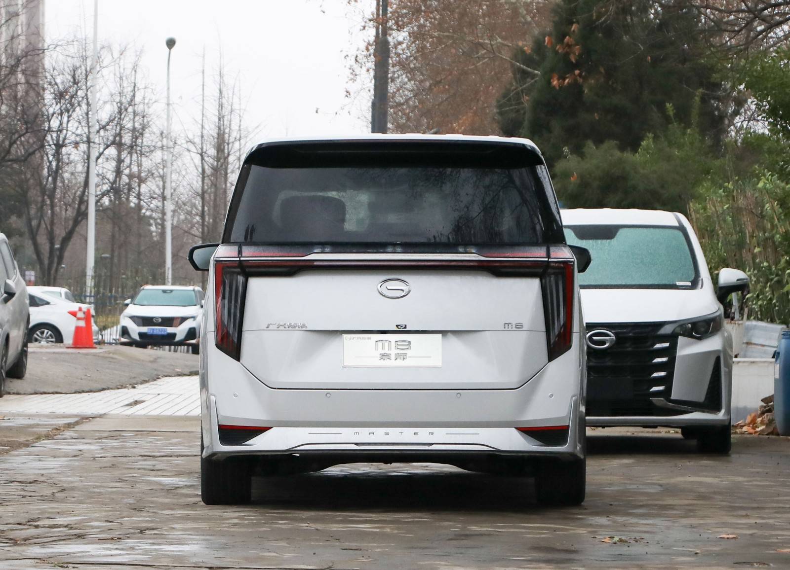 诠释豪华mpv新典范:7座大空间布局,搭载华为车机,广汽