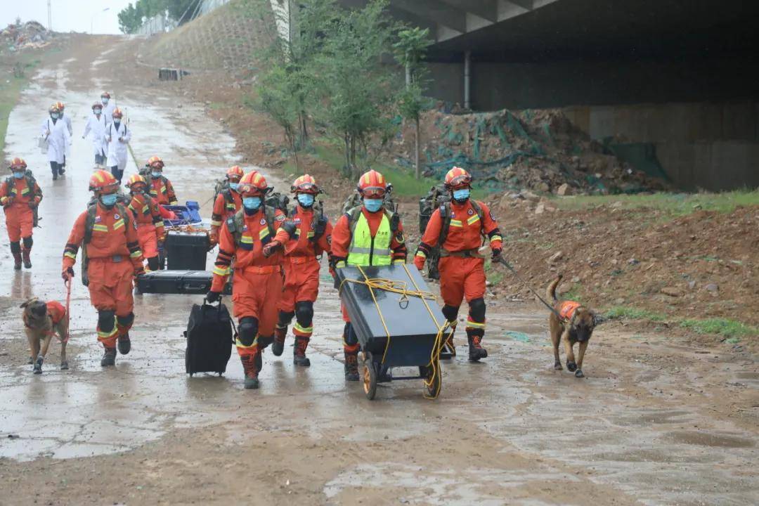 挺进"震中"!看临汾消防实战练兵