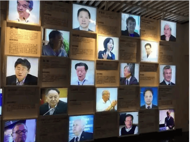 院士指中国科学院院士或中国工程院院士,统称两院院士.