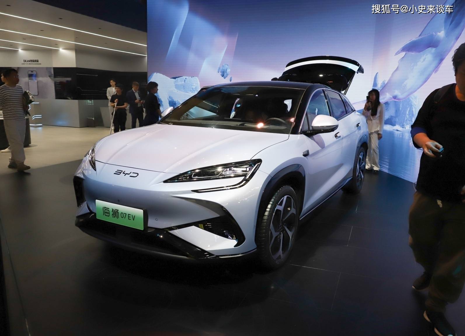 比亚迪全新中型suv即将上市!外观炫酷轴距接近3米,续航超600km