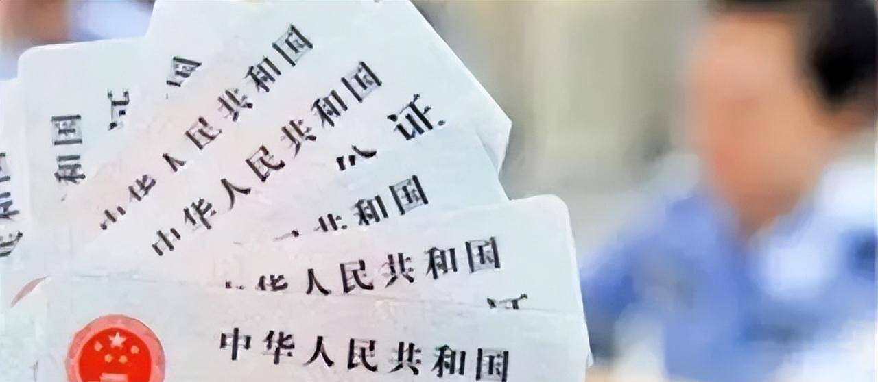 何雷的家里人清楚,如果何雷还用以前的身份生活的话,用不了多久,一定