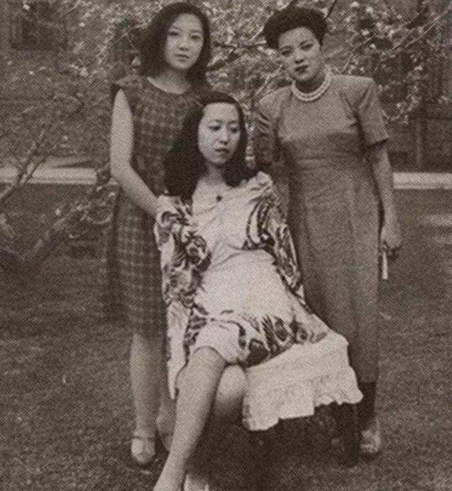 23岁的张爱玲爱上大她14岁的中年渣,代价:3年青春,30万分手费