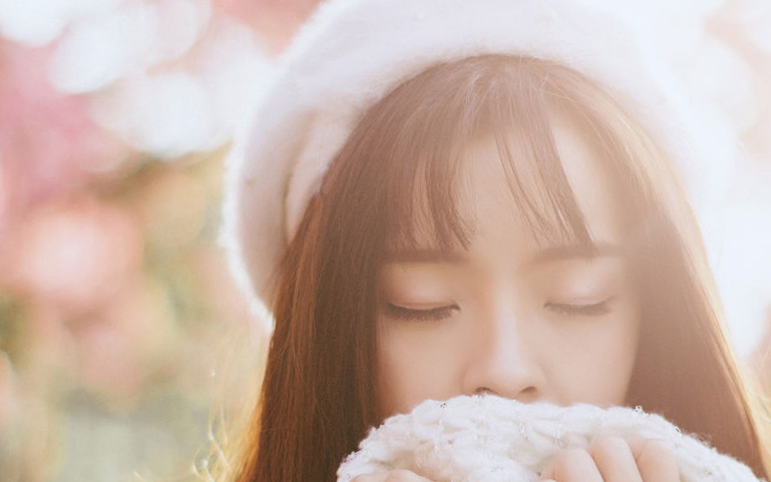 是浓浓的相思,是包裹着浪漫,唯美夹杂着青涩,懵懂的滋味,女人爱一个