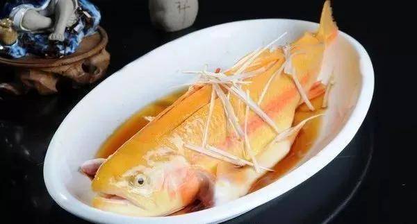 被誉为“水中人参”的虹鳟鱼，肉质鲜嫩，味美，无腥味 