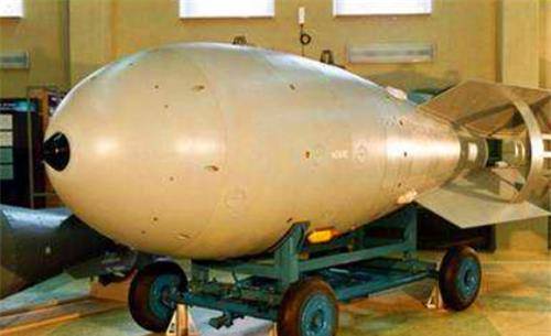 原子弹和氢弹哪个威力大?为何全世界仅中国还有氢弹?只因一个人