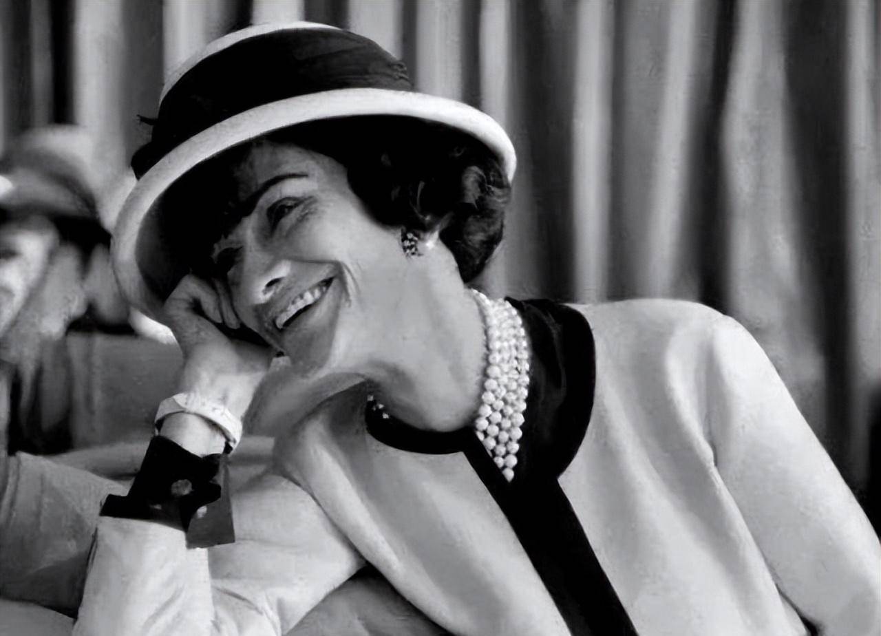 香奈儿女士:曾靠男人发家,却终身未婚,用生命谱写自由