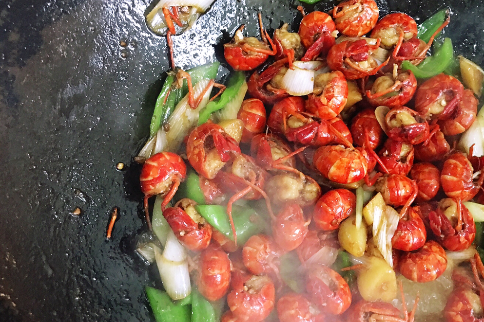 四月爆炒虾球正当季,孕妇也可以吃的放心做法,小小改良好吃美味