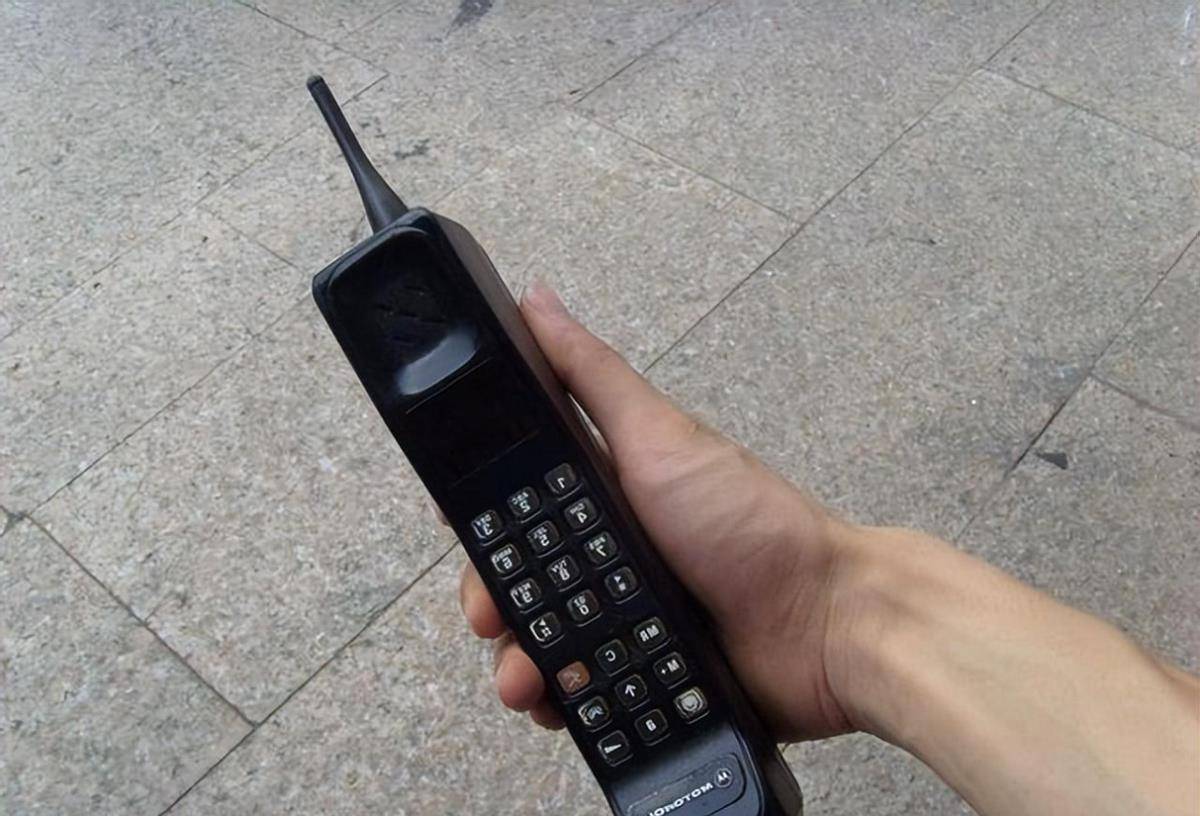 中国第一位办手机号码的人,所有号码随便挑,他最终选了什么号?