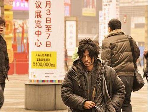 那个走红网络的"犀利哥",如今已过去10年,他的现状如何?