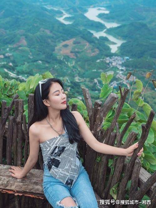 去一次贵州四日游多少钱人民币?自由行!贵州请导游需要多少钱一天?