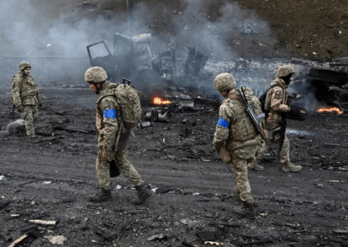 普京掌权20年,让俄强大实现了吗?第5个任期开启,挑战机遇并存