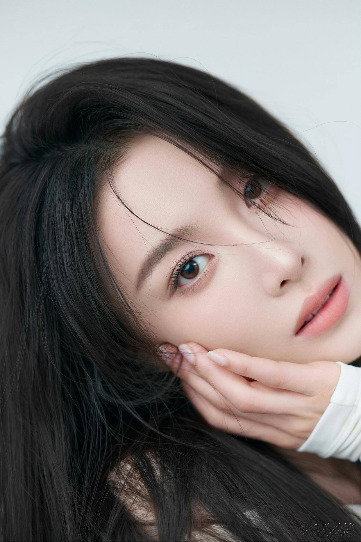 一字肩长袖连衣裙,隆妮般的清纯淡雅,你也能拥有!_场合_设计_气质