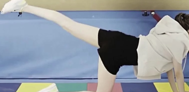 易水肿,易长肌肉的可参考宋茜的瘦腿方法!