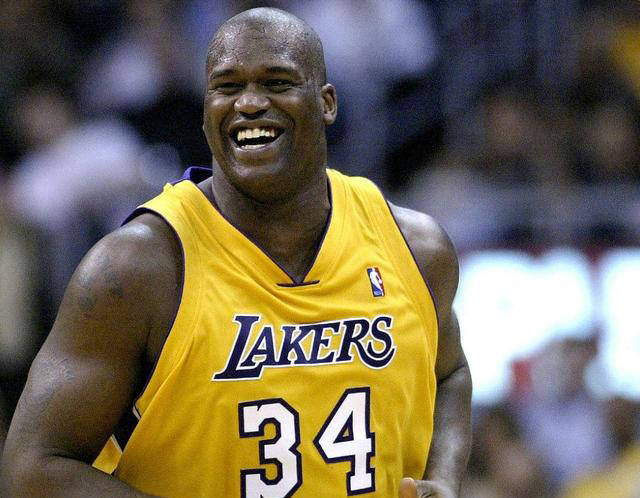 奥尼尔的篮球传奇:离开湖人后的挑战与贡献