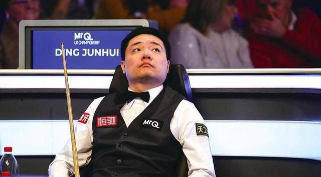 尽管有球迷建议他退役,但作为一名拥有亿万身家的广告宣传巨头,丁俊晖