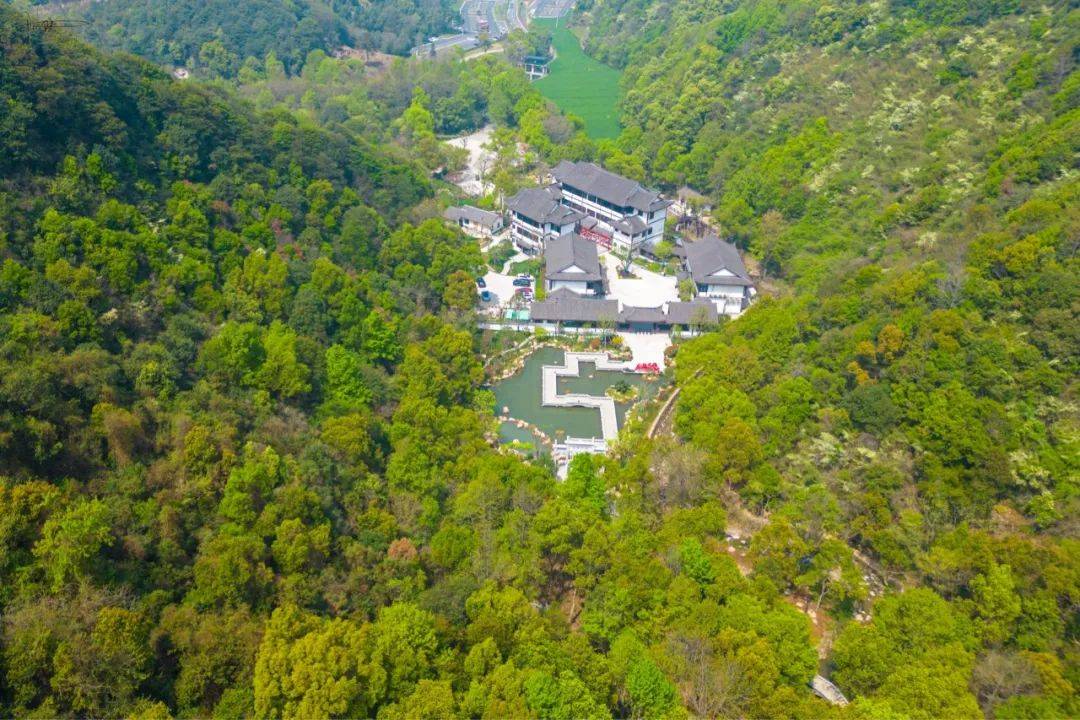 天钟禅院有富阳小天竺之称,35元门票却拉远了它跟老百姓的距离