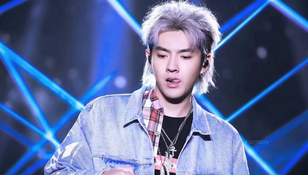 嫖娼"选妃"睡粉丝,娱乐圈男星的落幕,终究都逃不过一个色字_吴亦凡