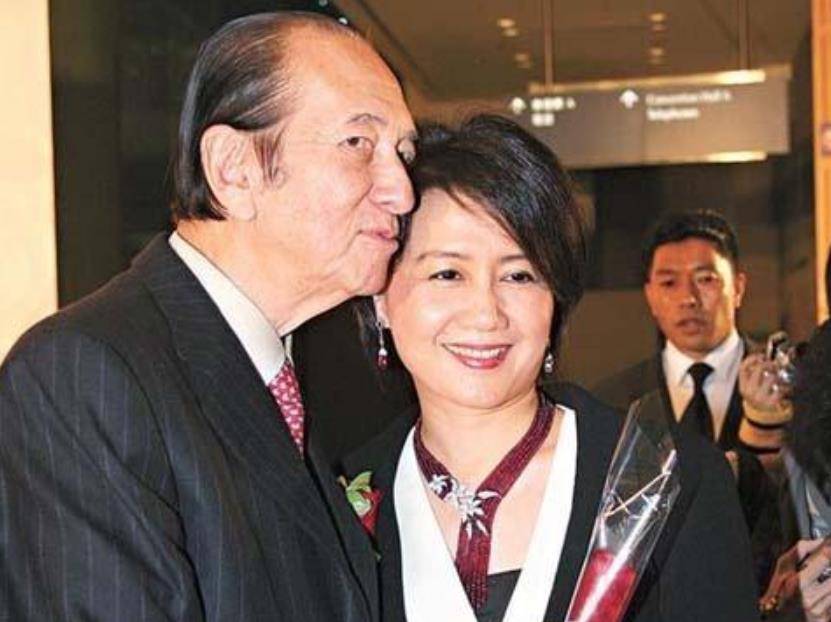 难道这豪门巨富,邓咏诗一点也不心动吗?