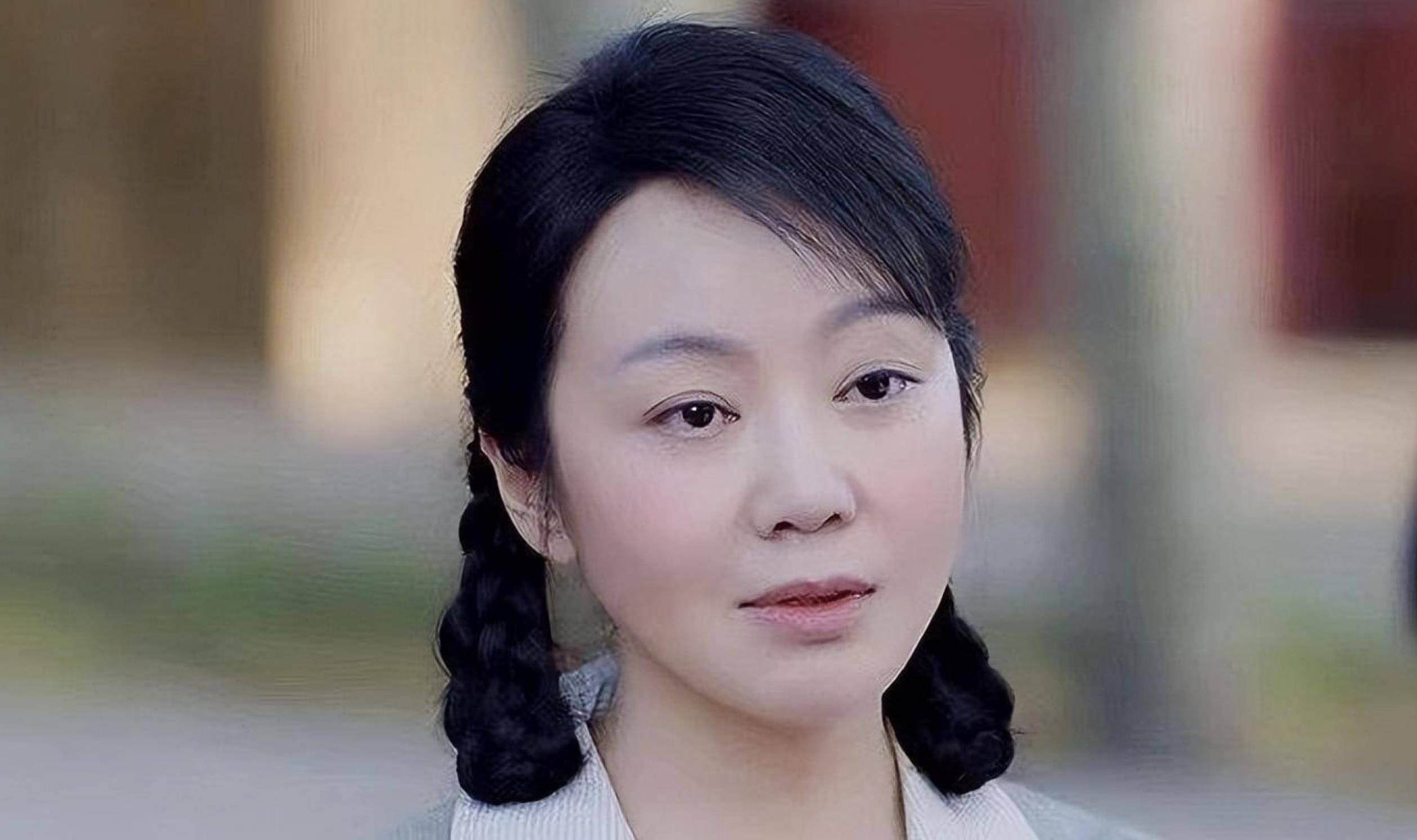 双马尾,穿粉美,48岁演18岁,这7位中年女星扮起美来,真辣眼睛