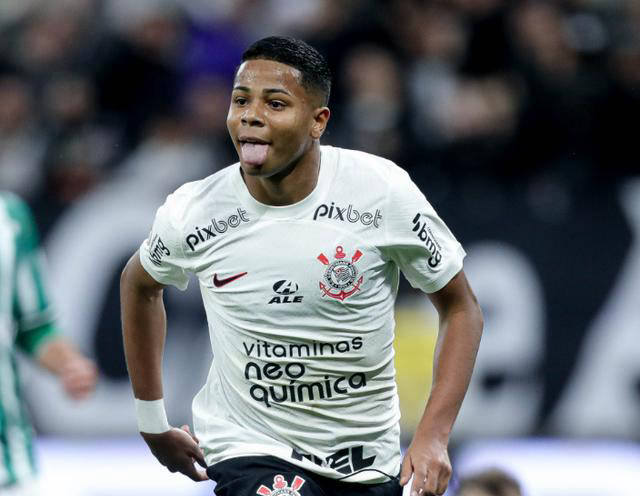 ac米兰关注巴西新秀韦斯利·特谢拉,转会或取决于莱奥未来