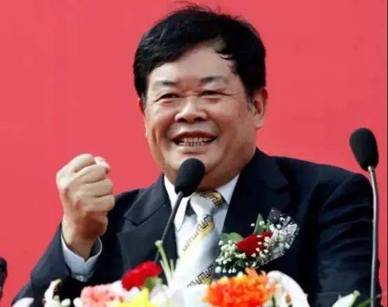 曹德旺拿100万,给小女孩换肾,可谁知治愈后,却给曹总一个特殊"报答"