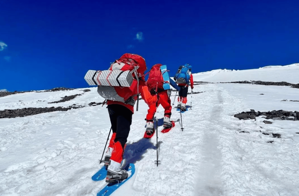 花钱受罪,暴赚百亿!中国顶流"运动",越虐越火