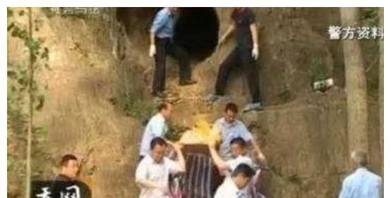 因结婚照太美,4名小偷作案后重返现场,侵犯新娘8小时后将其杀害