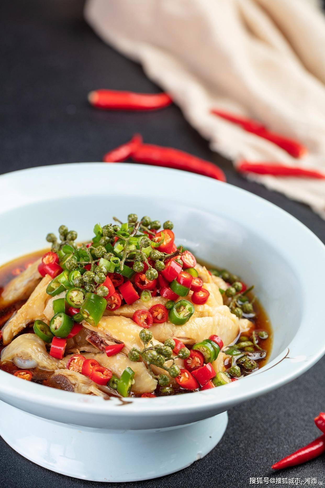 去新疆独库公路旅游找怎么样的导游合适,独库公路当地导游大约花费