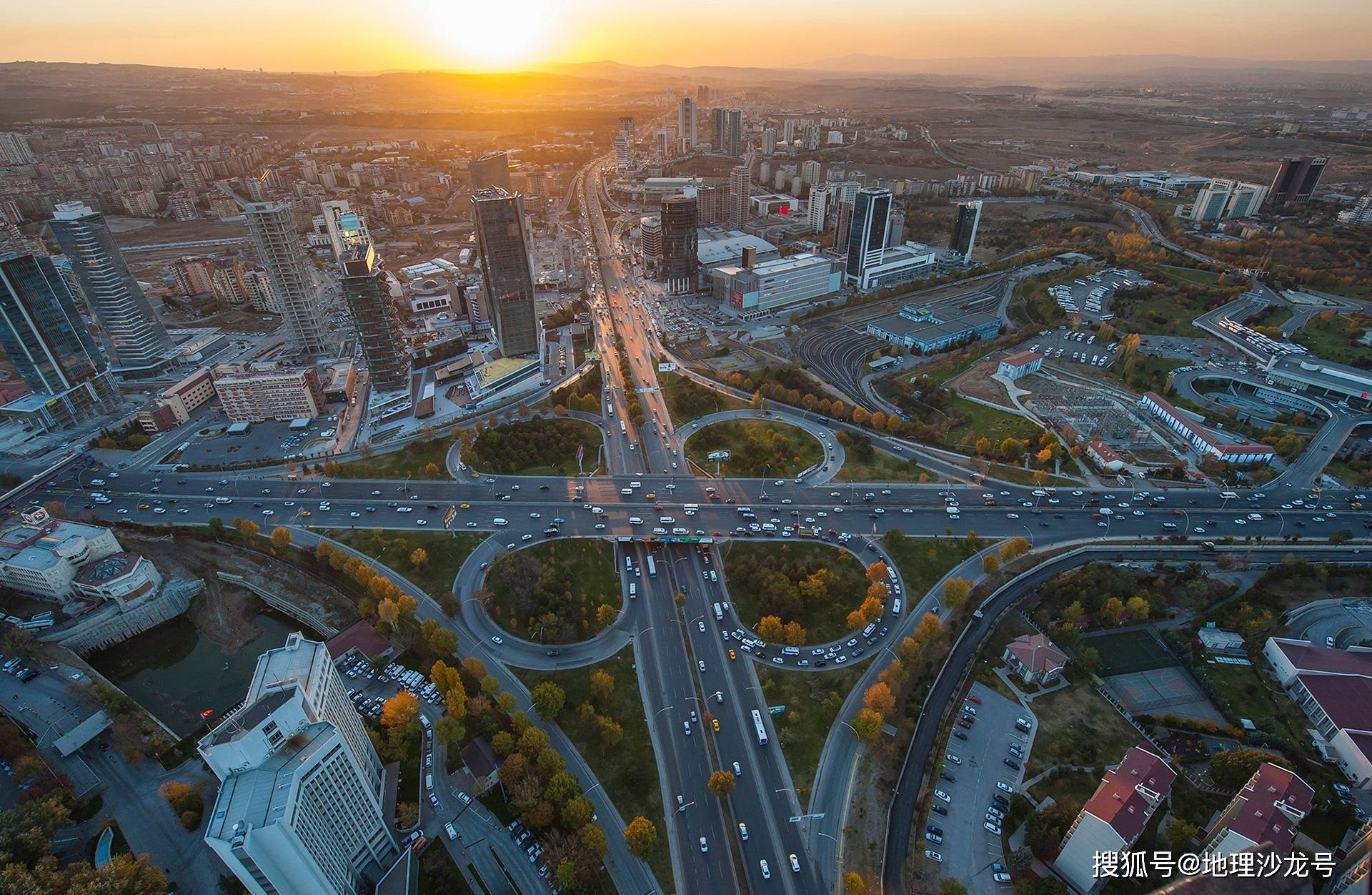 你知道世界上哪四个国家,与我国"青海省"的面积基本相当?