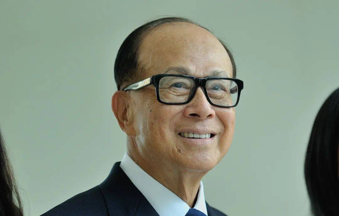 李嘉诚说中了!中国手握"两套房"的家庭,注定陷入3个结果