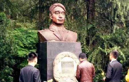 民警身中20多刀牺牲,送医途中留下遗言:我想见妈妈_芦振龙_警服_时候