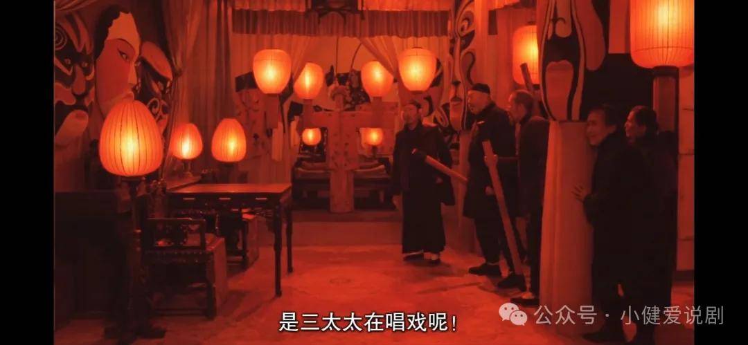 陈家上下被吓破了胆,我又回到了自己的屋子,拆掉了包裹着灯笼的套子