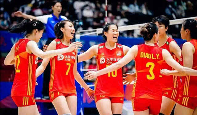 中国女排可谓是国内三大球中屡获殊荣的佼佼者,曾三次登上奥运巅峰
