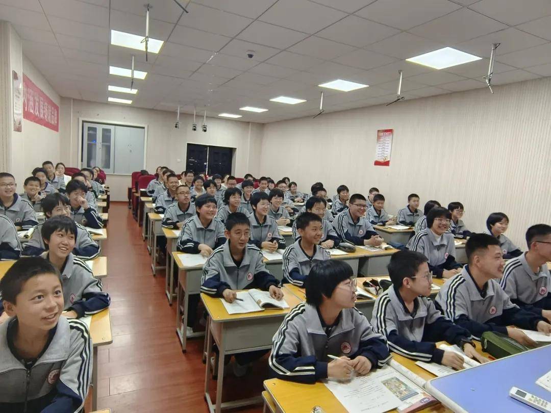 东方红学校初中部七年级英语教研组开展"同课异构"教研活动(八)